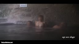 混浴で見せつけ11
