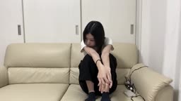 無　人妻の自宅でオッサンがNTR