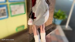 モデル体型Fカップみずきちゃん遠隔バイブ装着し街へやめてほしい...と言いながら...