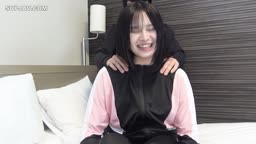 水泳部歴10年の運動系美女キャリアのためにデカチンでストレッチされ何度も痙攣...