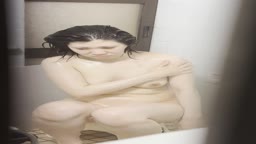 体を洗うパイパンJ.D.