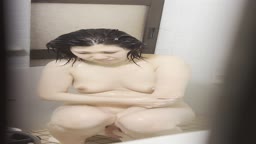 体を洗うパイパンJ.D.