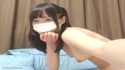 片足上げパイパンオナ