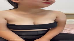 素朴な巨乳学生を騙して撮影②