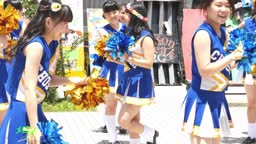 青いアンスコのチア、一人だけ純白！穿き忘れに気づかず全開でチアダンス！