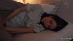 JUR-862 「お義母さんのこと本当に大好きなら、唾液、おマ○コ汁、体液全て飲み干して？」菜々美さんとのケダモノ大洪水SEXで何度も溺れイキした僕。