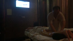 Letting the masseuse enjoy the wife