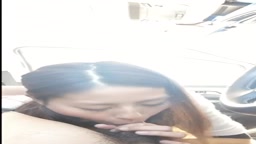 人妻 車内フェラ ゴックン