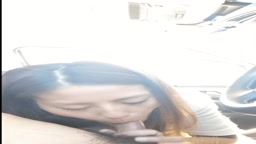 人妻 車内フェラ ゴックン