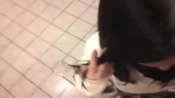 ＪＫとトイレで中出しＳＥＸ