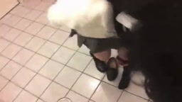 ＪＫとトイレで中出しＳＥＸ