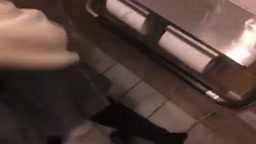 ＪＫとトイレで中出しＳＥＸ
