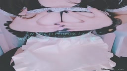 吃货少女希希酱——胶衣女仆2