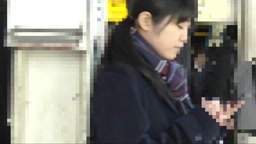 yuzu015【電車痴漢】顔出し制服JK★可憐すぎるJ○？★無垢なのに立ったまま痙攣絶頂★綿パンツを前後挟み痴漢