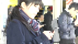 yuzu015【電車痴漢】顔出し制服JK★可憐すぎるJ○？★無垢なのに立ったまま痙攣絶頂★綿パンツを前後挟み痴漢