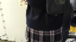 yuzu016【電車痴漢】顔出し制服JK★橋本愛似の文系美少女★強引な指2本挿入で膣口からマン汁が大量に垂れ落ち
