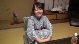 個撮 色白美裸体が眩しいロリ美少女18歳と温泉旅行