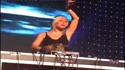 sexy blonde djane Öffentlichkeit nackt dj-set