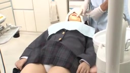 歯医者でJKを偽診察で騙し