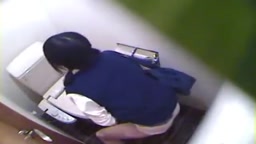 おもらし女子高生盗撮