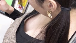 胸チラ　素人