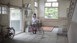 絶対に下着がみえない自転車跨ぎ方の研究と考察 10