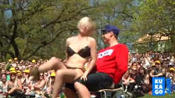 Fully Nude Lapdance in front of a Crowd