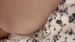 【店員乳首マンチラ】おマン○まで数センチ！！w乳首をねっとり盗撮されるだけでなく、パンツの隙間からキワキワまで撮影されてしまう、