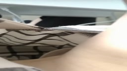 胸覗き見
