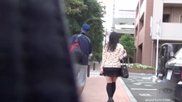 野外排尿する女たち 9
