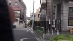 野外排尿する女たち 9