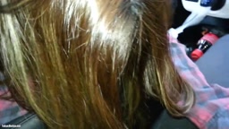 人妻の車内フェラ抜き③