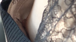 美意識高い系女子の胸チラ