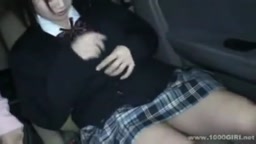 無　車内ハメ　パイパンのジェイＫがセフレの車で生ハメ