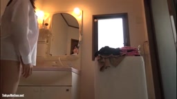 JKの妹がお風呂に行くので盗撮してみた
