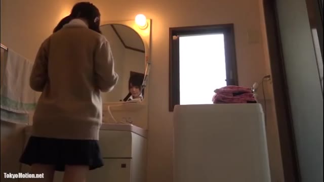 JKの妹がお風呂に行くので盗撮してみた