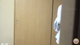 Japanese girls pee in the bathroom