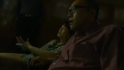 ポルノ映画館に男漁りにいく閉経熟女