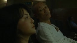 ポルノ映画館に男漁りにいく閉経熟女
