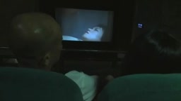 ポルノ映画館に男漁りにいく閉経熟女