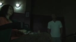 ポルノ映画館に男漁りにいく閉経熟女