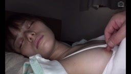 睡眠薬で眠らせた妹を寝てる間に犯す