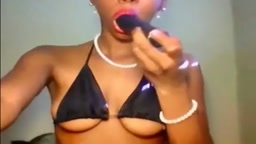 Beautiful ebony slut having fun on cam