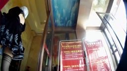 中国のコスプレイヤー 逆さ撮り 2