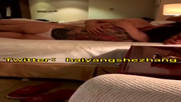 背部都是纹身的嫂子