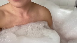 Nacchi in a soapy bubble bath