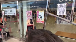 コスプレ胸チラ