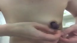 孤独な妻の大きな乳首 10