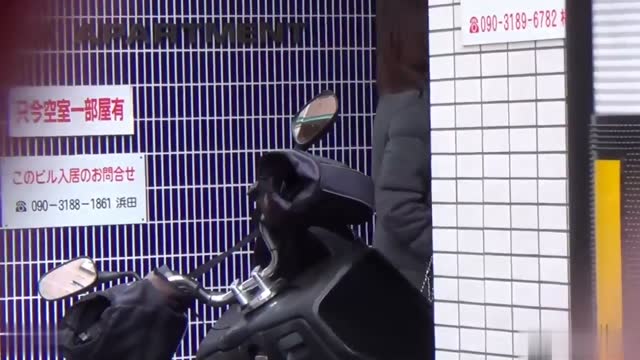 おまんこ見せつけられ射精