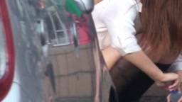 しゃがみパンチラ4